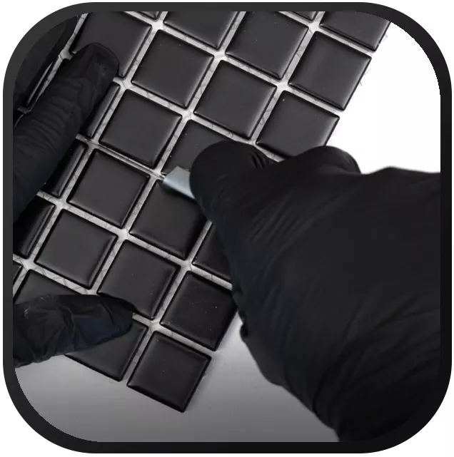 Legging av glassmosaikk, border og fliser Legging av glassmosaikk, border og fliser